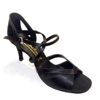 Bianca Black satin. Heel: 2,5 inches IDS